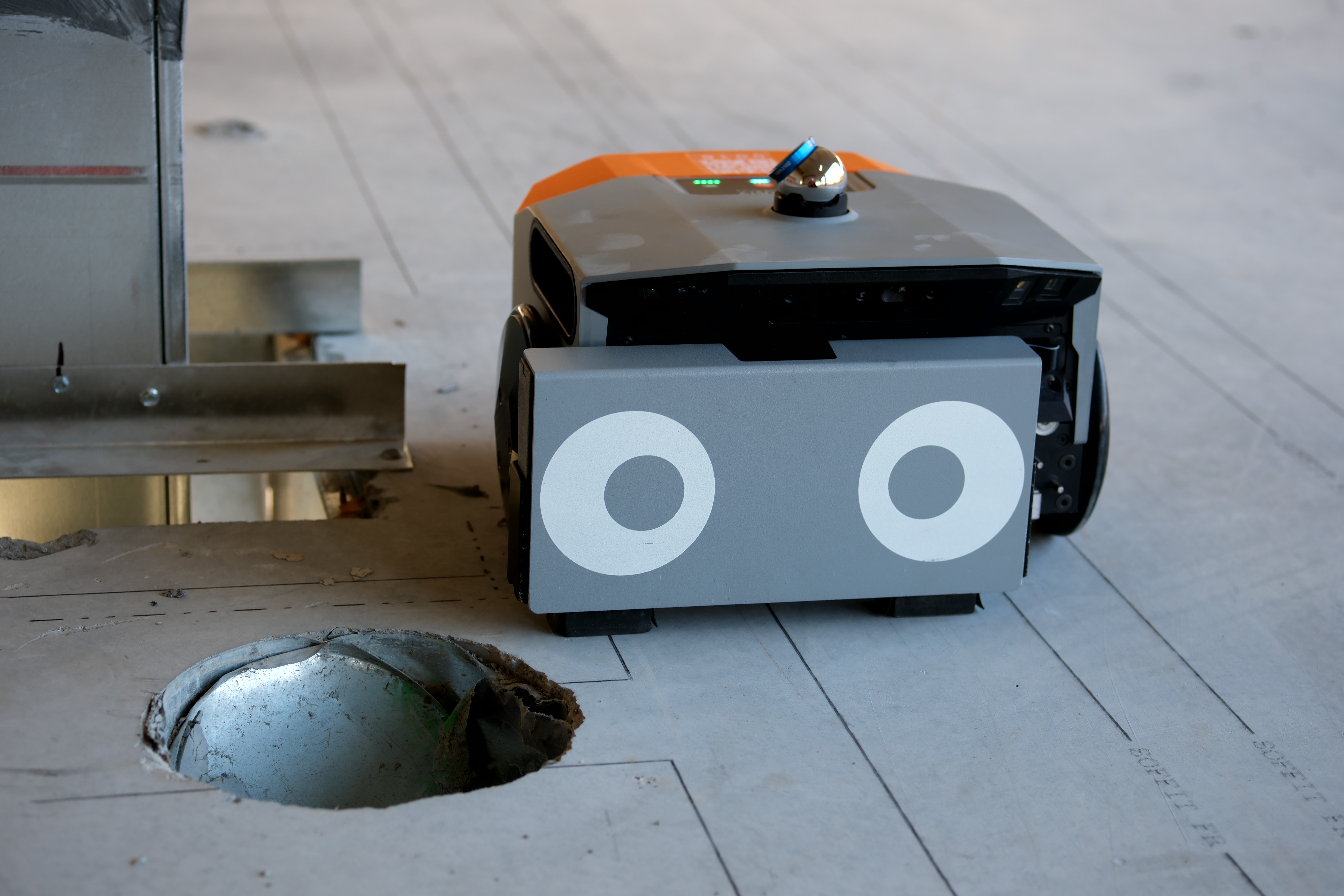 DustyRobotics's tweet card. A Framer’s Guide: Executing with GCs on Automated Layout