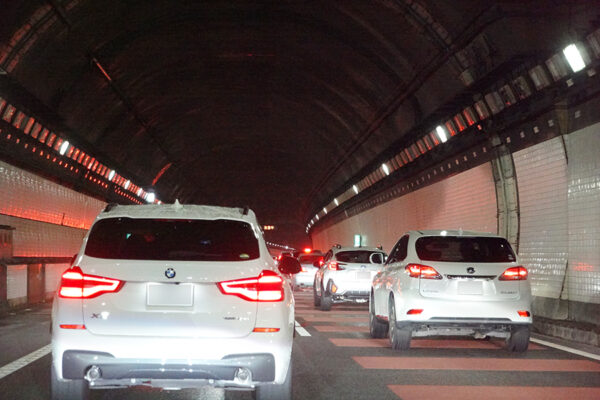 ModelshipFlag3's tweet card. 千葉県が2025年11月14日、「第5回 東京湾アクアライン交通円滑化対策検討会」を開催。4月から始まった新たなETC時間帯別料金社会実験の分析結果が報告されました。