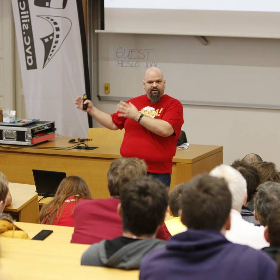 InstallFest_SH's tweet card. Konference pro začátečníky i odborníky o Linuxu, open-source a o všem, co s tím souvisí.