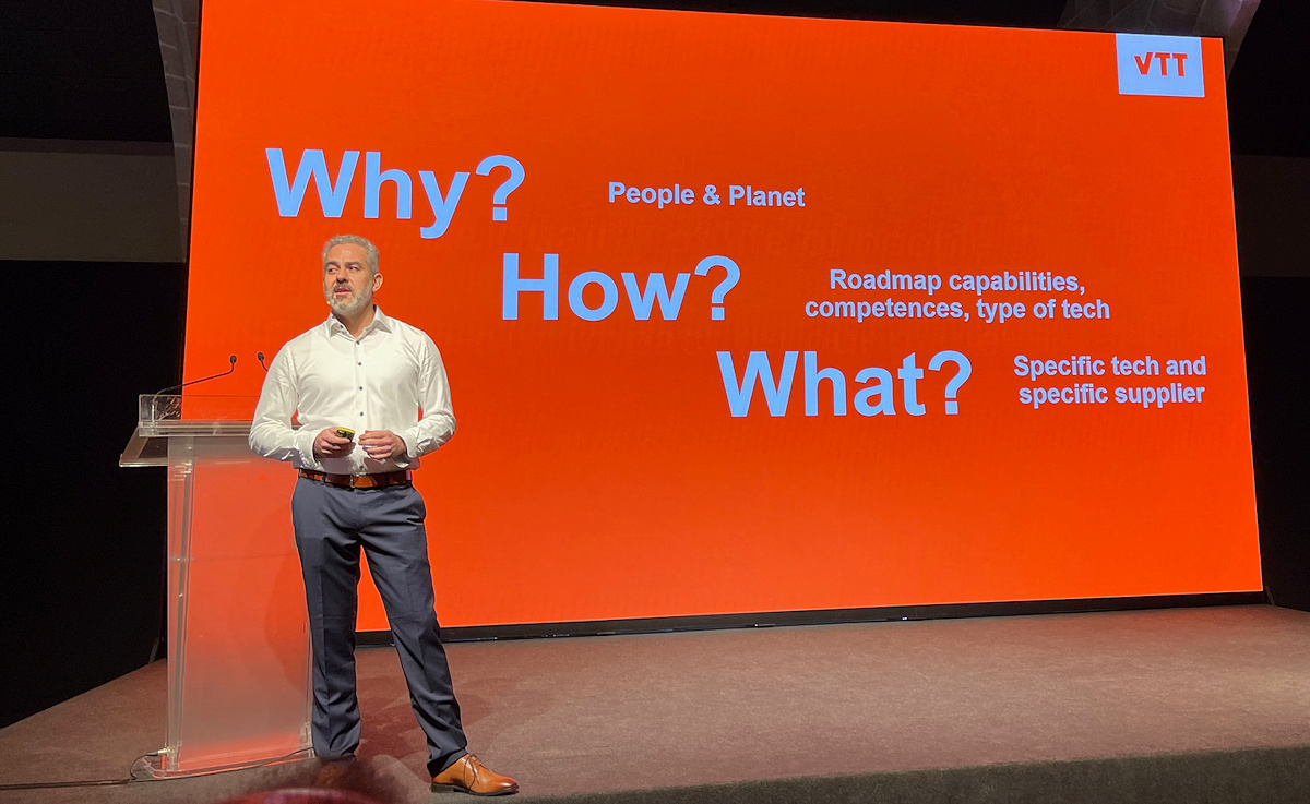 Generacion_IoT's tweet card. Andro Lindsay de VTT, en Smart City Expo World Congress: 'Una ciudad no puede ser inteligente si no es sostenible'