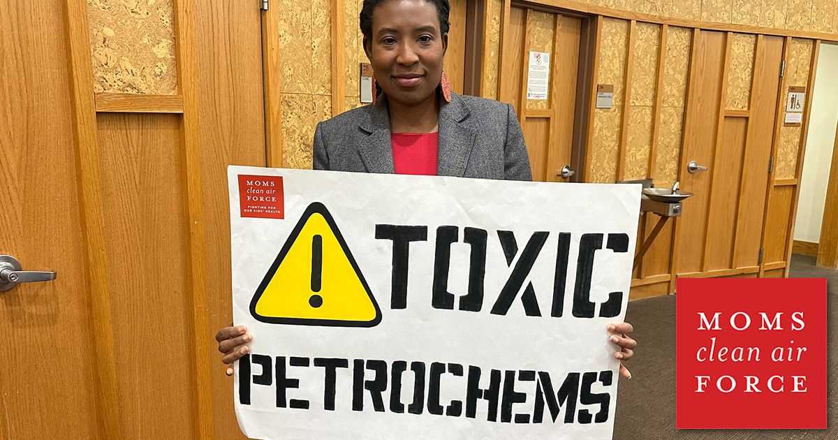 CleanAirMoms_MI's tweet card. Learn how a plastic burning, air polluting, "chemical recycling" plant is facing resistance from citizens affected by its toxic emissions.