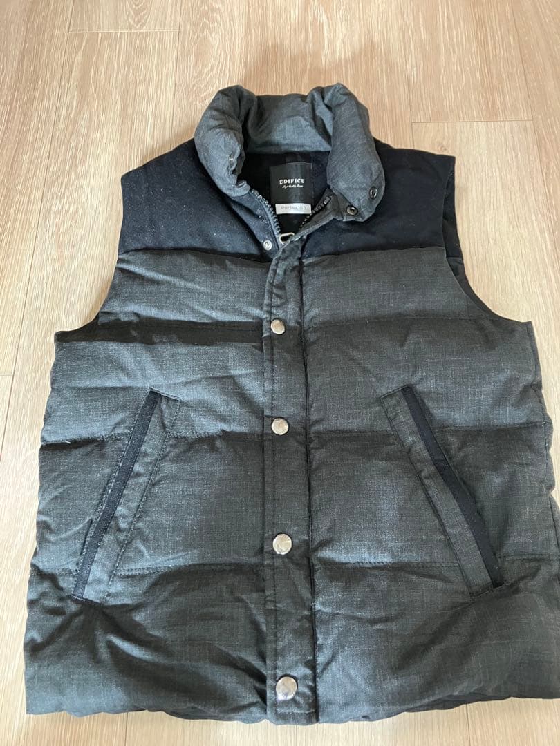 dungeonmeshi0's tweet card. EDIFICE ダウンベスト サイズ38 グレーをメルカリでお得に通販、誰でも安心して簡単に売り買いが楽しめるフリマサービスです。新品/未使用品も多数、支払いはクレジットカード・キャリア決済・コンビニ・銀行ATMが利用可能で、品物が届いてから出品者に入金される独自システムのため安心です。