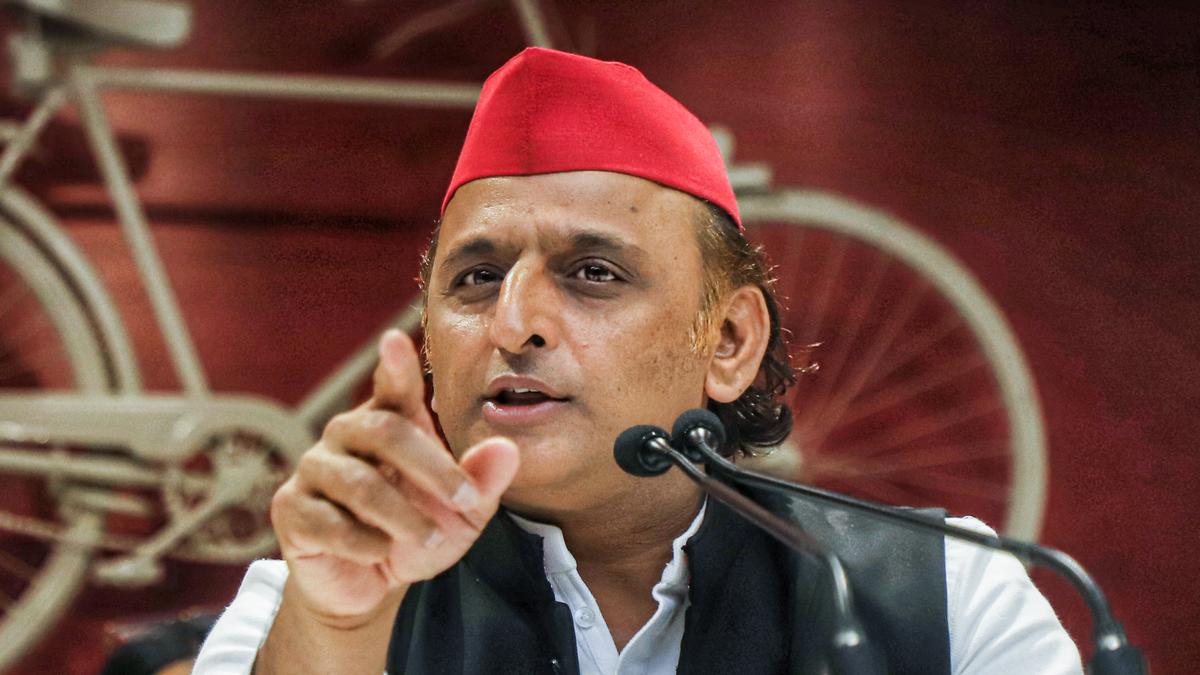 GlowalNewsnest's tweet card. Samajwadi Party MLAs expelled: Samajwadi Party expels three MLAs for supporting ideologies against party values, warns of permanent expulsion for dissent.