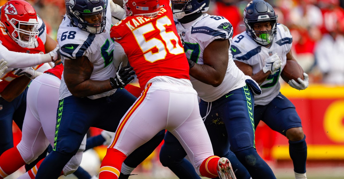 SeahawksViews's tweet card. Read!