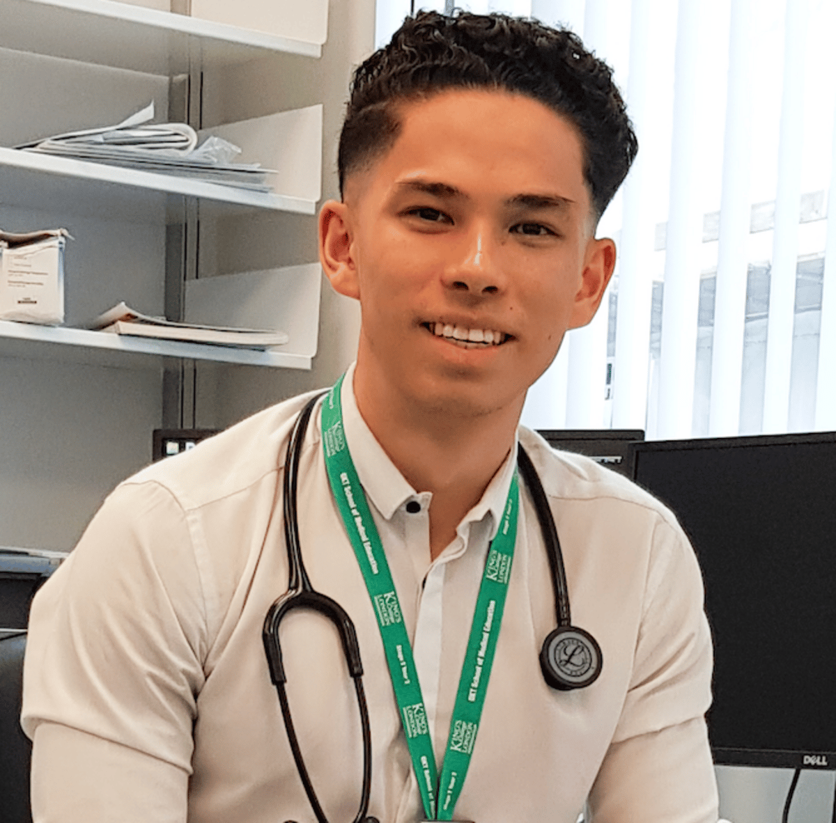 bio2med's tweet card. What's up guys! 👋 My name is Kenji and I am a doctor 👨‍⚕️ working in London and a Biomedical Science graduate 🎓. This is my newsletter where I share my weekly musings 💭, practical life advice 🤔...