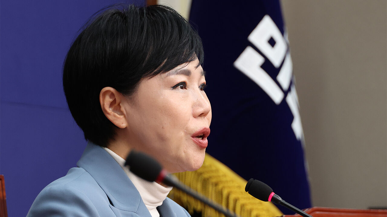 SBS8news's tweet card. 더불어민주당 전현희 최고위원은 오늘 "내란전담재판부야말로 '조희대 사법부'의 내란종식 방해를 막아낼 가장 확실한 안전장치"라며 내란전담재판부 도입을 재차 주장했습니다.