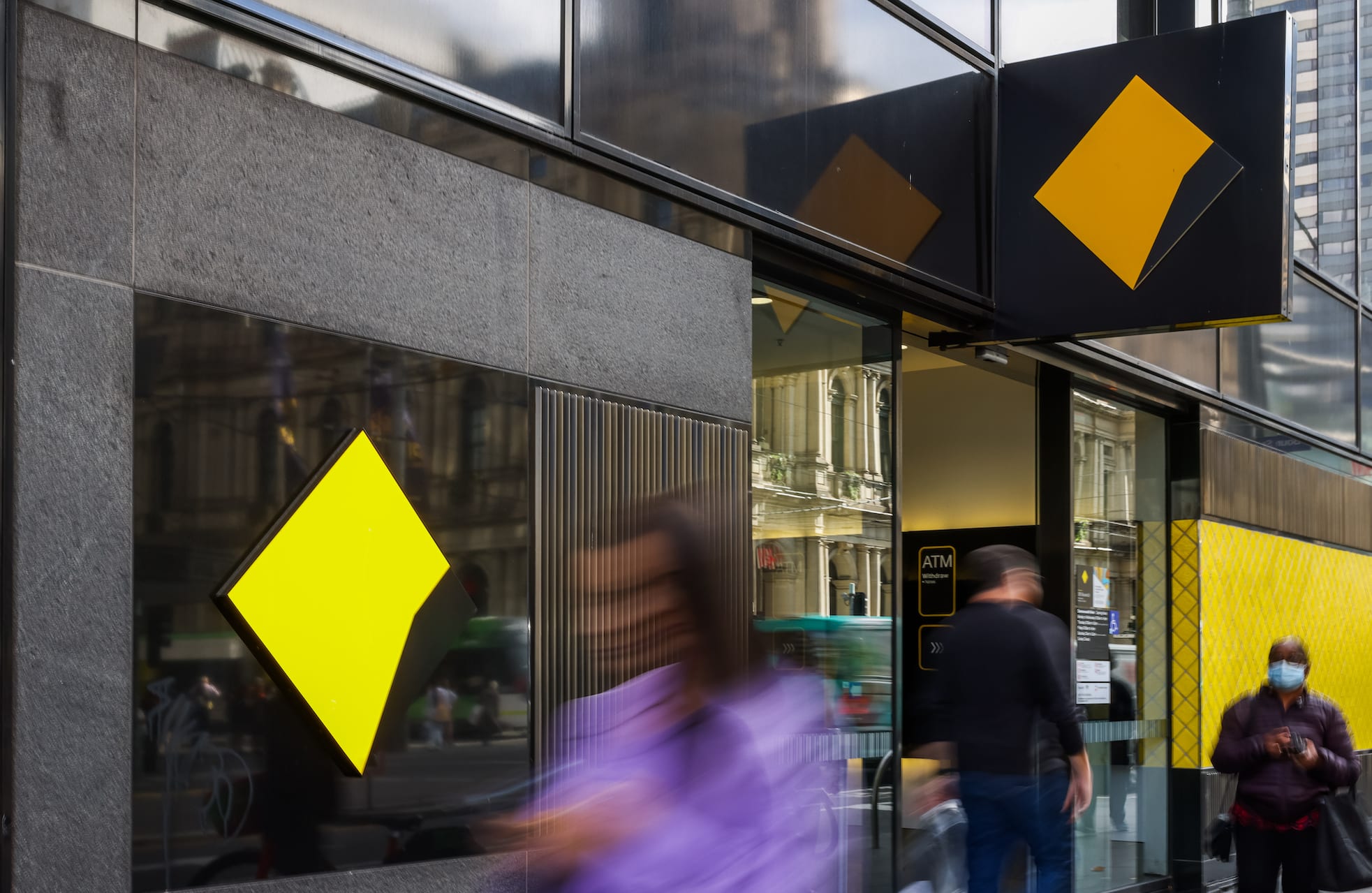 HashChing's tweet card. Australia's largest lender says fixed rate rollover peak has arrived - realestate.com.au