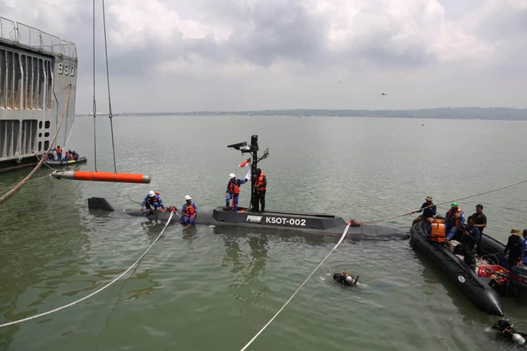 aingeru074's tweet card. PT PAL Indonesia conducted a torpedo firing test of its autonomous submarine prototype, known domestically as KSOT (Kapal Selam Otomatis Tanpa Awak)