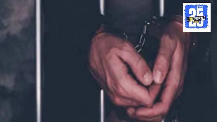 SakalMediaNews's tweet card. नागपूर : डेकोरेशनचा व्यवसाय करणाऱ्या एका व्यक्तीला गुंडाने चाकूचा धाक दाखवून खंडणी मागितली. ही घटना पाचपावली पोलिस ठाण्यांतर्गत उघडकीस आली आहे. पोलिसांनी इमरान