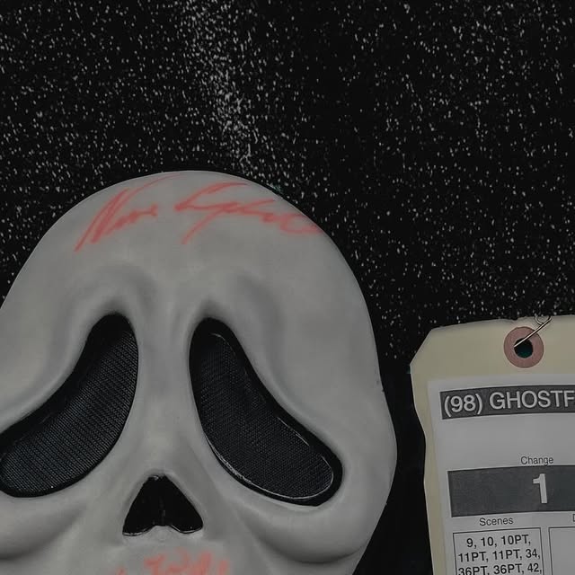 hello_sidney's tweet card. HelloSidney.com (@hellosidneycom) • Instagram photos and videos