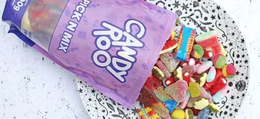 Life_BreakDown's tweet card. Are you looking for somewhere to buy sweets and chocolate online? Then let me introduce you to the fantastic Candyroo