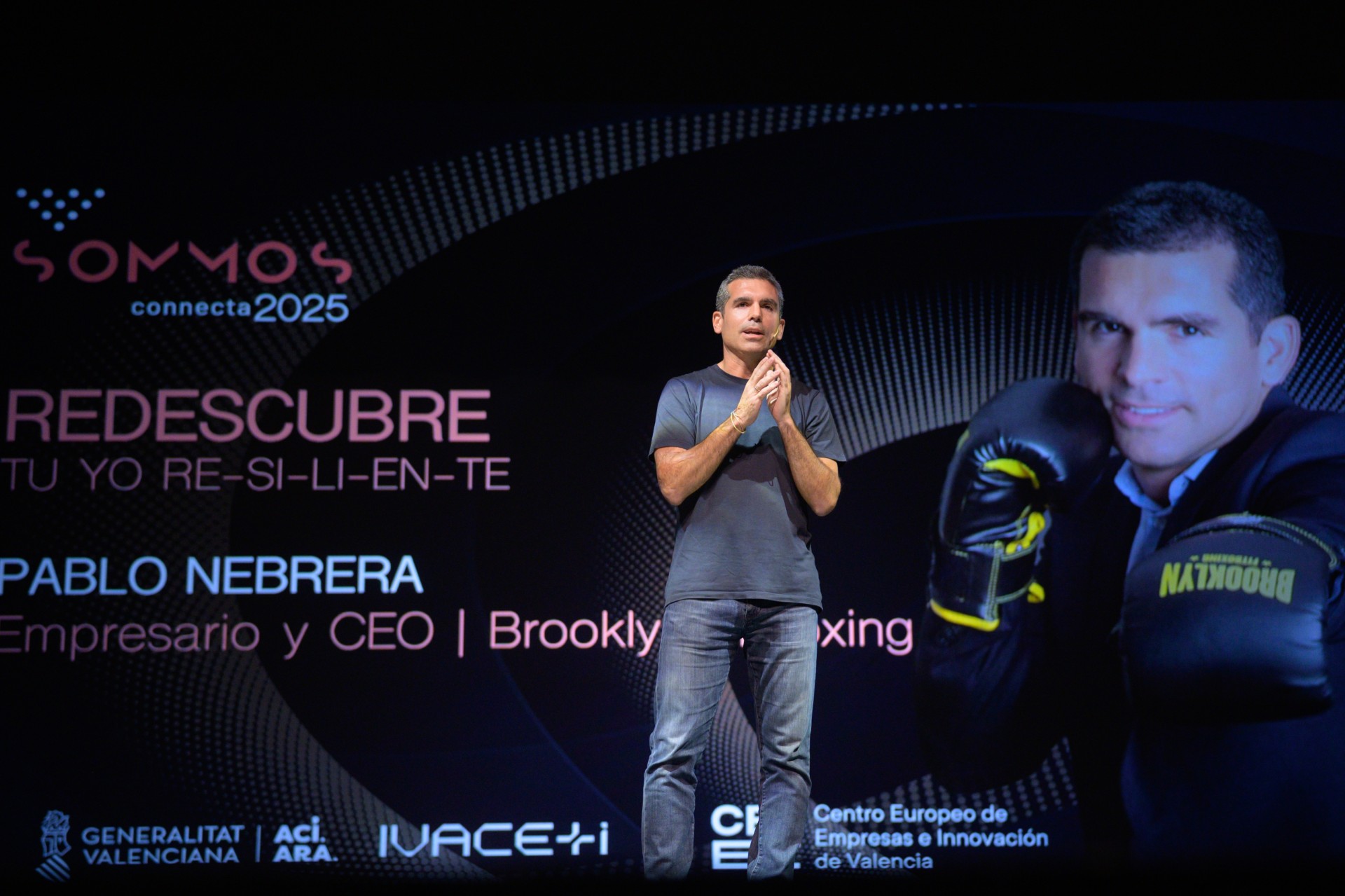 emprenemjunts's tweet card. SOMMOS connecta, organizado por CEEI Valencia, reúne a 300 profesionales bajo el lema “Cooperar para liderar” Valencia, 14 de octubre de 2025.– La tercera edición de SOMMOS connecta, celebrada en La...