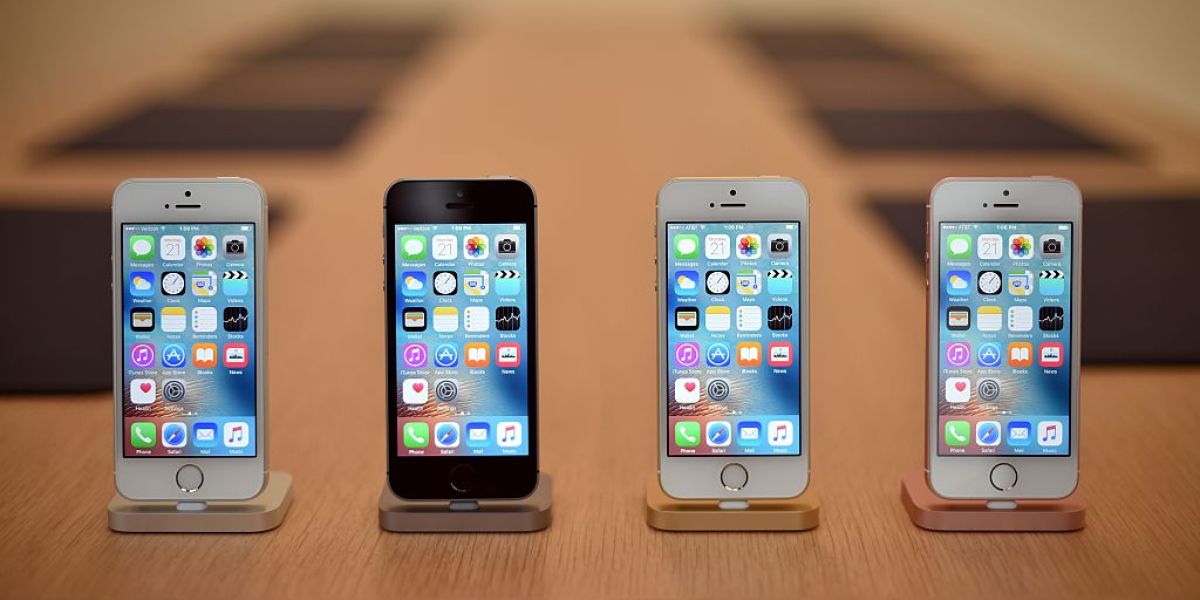 crmcpq's tweet card. Report raises questions about the app.