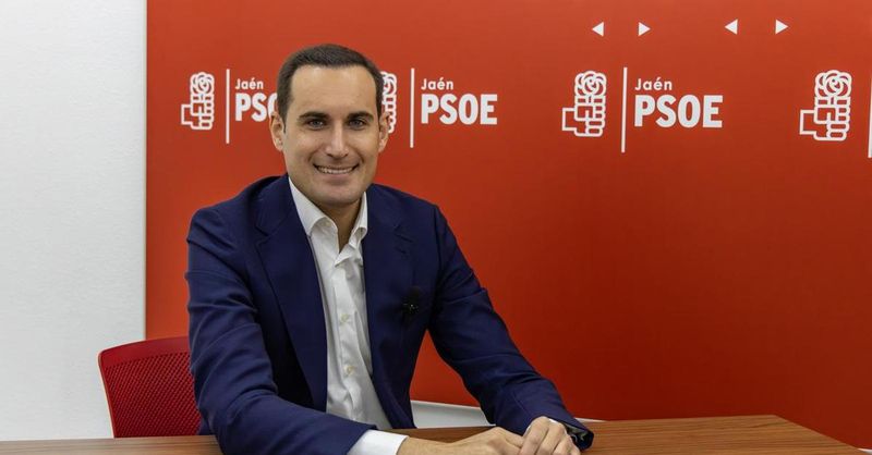 PSOEMARTOS's tweet card. El secretario general del PSOE de Jaén atiende a Jaén Hoy poco más de ocho meses después de haber cogido las riendas del partido