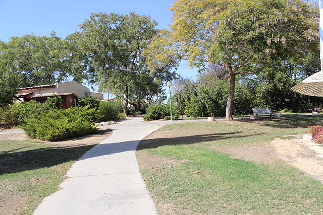 HeatherNauert's tweet card. Five years ago, I visited the kibbutz near Gaza, and I know that I will never forget it.