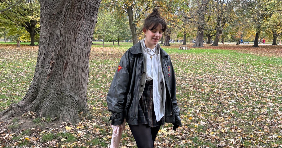 ThisGirlCanUK's tweet card. I think I'm going to stick with this one.