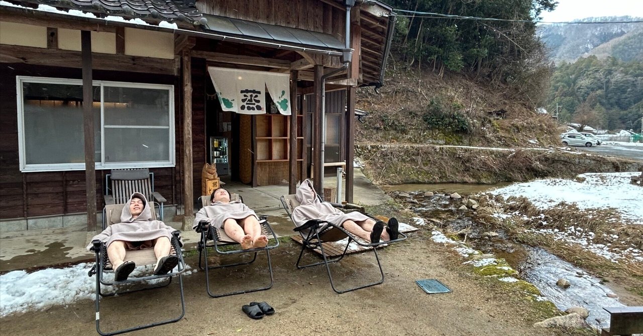 tatsu_musubi's tweet card. ── SNS運用代行で終わらせない、地域と人をつなぐ仕組みとは 「発信しても人が来ない」──現場でよく聞くリアルな声 「いい資源はたくさんある。でも、選んでもらえないんです。」 以前、とある地方の観光協会の方がぽつりとこぼしたこの言葉がずっと心に残っています。 美しい風景や伝統文化、こだわりの商品… 確かに“魅力”はあるのに、なぜかそれが「行動」にはつながらない。 SNSでも投稿は続けている。...