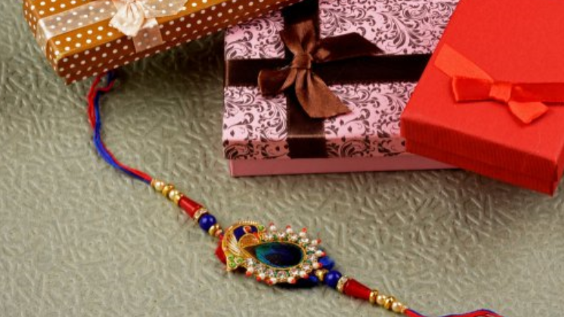 ankitpanditarp's tweet card. Raksha Bandhan (Rakhi) is coming soon. Choosing gift for your sister may be very confusing. Here's how to get the best rakhi gift for your sister.