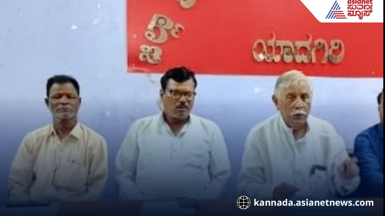 AsianetNewsSN's tweet card. ಕಳೆದ 6 ತಿಂಗಳಿಂದ ರಾಜ್ಯ ಸರ್ಕಾರದಿಂದ ಕಮಿಷನ್‌ ಬಾರದ ಕಾರಣ, ಪಡಿತರ ವಿತರಕರ ಸಂಘವು ನವೆಂಬರ್‌ ತಿಂಗಳ ಪಡಿತರ ವಿತರಣೆಯನ್ನು ರಾಜ್ಯಾದ್ಯಂತ ಸ್ಥಗಿತಗೊಳಿಸಲು ನಿರ್ಧರಿಸಿದೆ. ಸರ್ಕಾರದ ಈ ನಡೆಯ ವಿರುದ್ಧ ಸಂಘವು ತೀವ್ರ ಅಸಮಾಧಾನ ವ್ಯಕ್ತಪಡಿಸಿ...