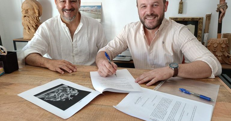 Tweet card summary image