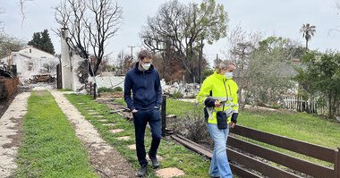 Tweet card summary image