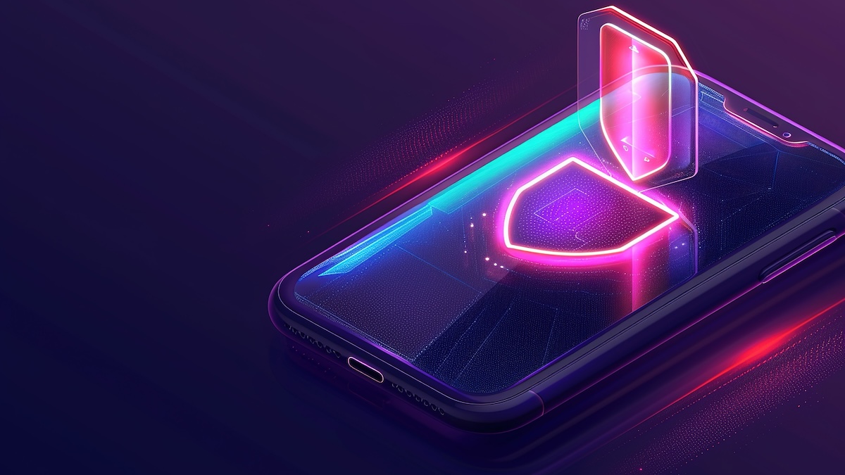 MalwarePatrol's tweet card. iVerify links iPhone crashes to sophisticated zero-click attacks via iMessage targeting individuals involved in politics in the EU and US.