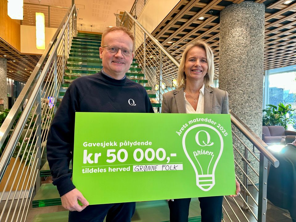 NTB_PRM's tweet card. Ragnhild så seg lei på at fullt spiselige grønnsaker ble kastet. Hun startet derfor Grønne Folk for å gjøre noe med det. Denne uken mottok hun prisen «Årets Matredder» fra Q-Meieriene - for å ha...