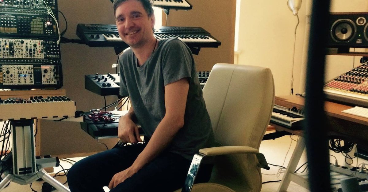 _technoedm_'s tweet card. Explore the revolutionary world of Peter Van Hoesen, a master in techno music, shaping sounds and thrilling audiences globally.