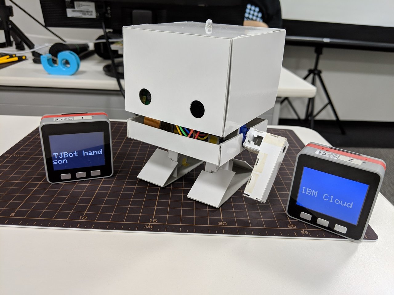 hayakumi8893's tweet card. # TJBot Zeroハンズオン 時間 | タイトル | ---|---|--- 10:00- | 開場 | 10:30-10:40 | コミュニティからのお知らせ | TBD 10:40-14:00 | TJBotを組み立てよう TJBotカット済みダンボールの組み立て。 TJBotのコア部分(Raspberry Pi Zero WH) | TBD 14:00-16:00 |...