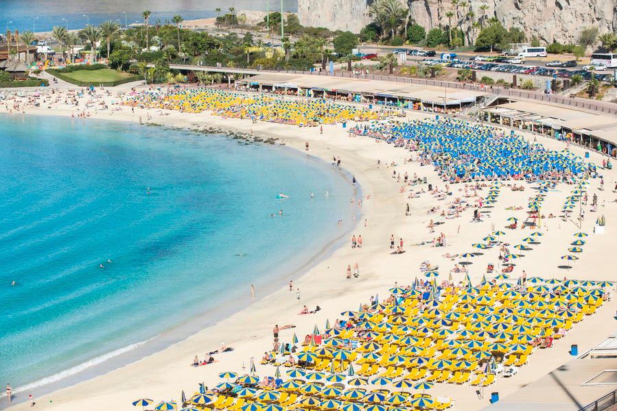 NTB_PRM's tweet card. Planlegger du en Syden-reise i vinter? Du kan spare tusenlapper, ved å velge riktig uke. Ifølge TUI er prisene på sol- og badeferier som regel lavest i starten av januar og i mars, altså rett etter...