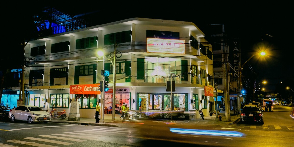 aselipsky's tweet card. A new food delivery app built on Amazon Web Services (AWS) has helped small food vendors in Thailand stay in business amid pandemic, while increasing their profits.