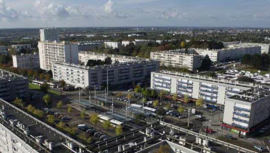 PatrioteEngager's tweet card. Fdesouche