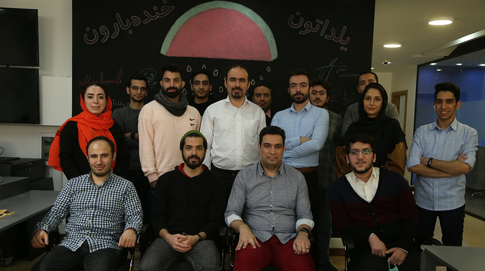 Way2PayMedia's tweet card. اپلیکیشن موبایلت به گفته بنیان‌گذاران آن تلاش دارد از همه ظرفیت‌های موبایل برای توسعه خدمات راه دور بانکی و ارائه آن به مشتریان بهره ببرد