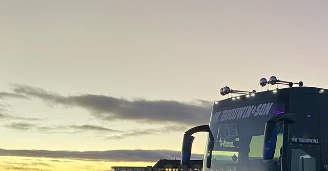 Tweet card summary image