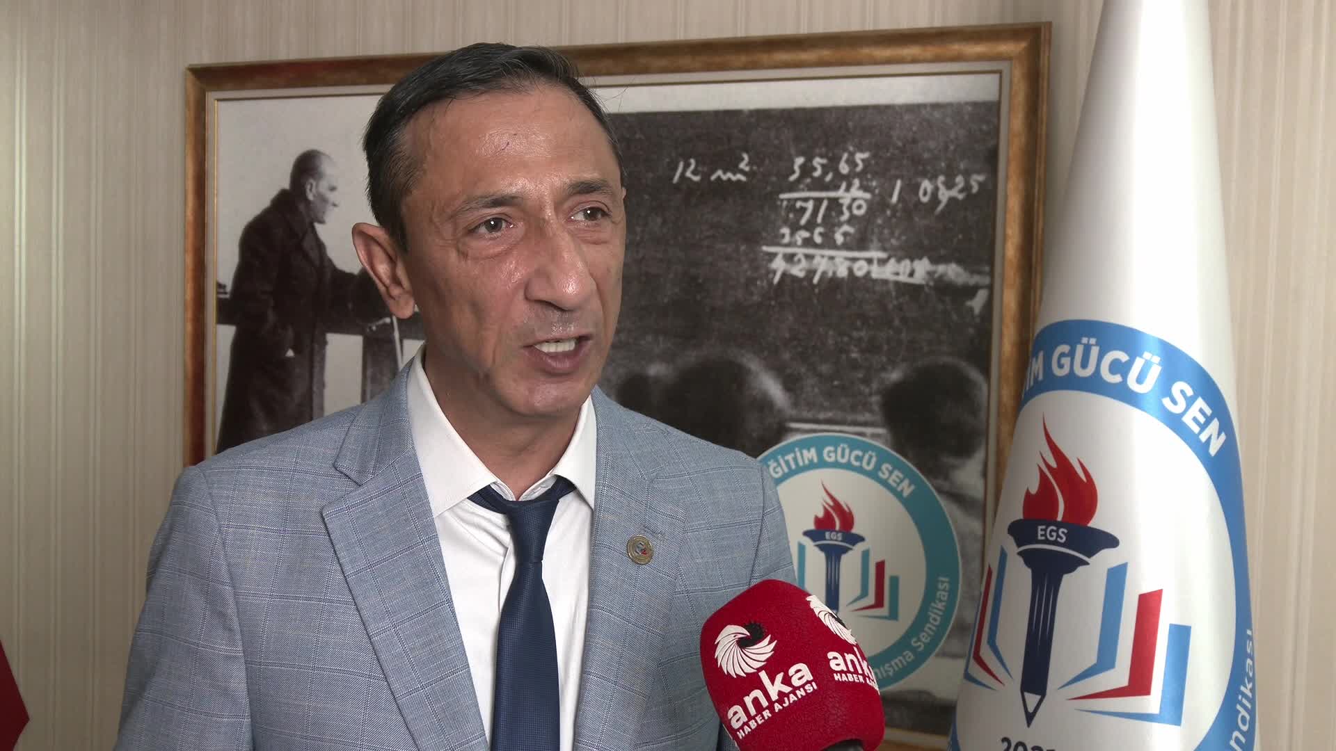 oguzozat's tweet card. Eğitim Gücü Sen Genel Başkanı Oğuz Özat, memur ve memur emeklilerine verilen zam teklifine ilişkin “Biz Bakan’ın bu teklifini kabul etmiyoruz ve buradan yetkili sendikanın alacağı eylem kararlarına...