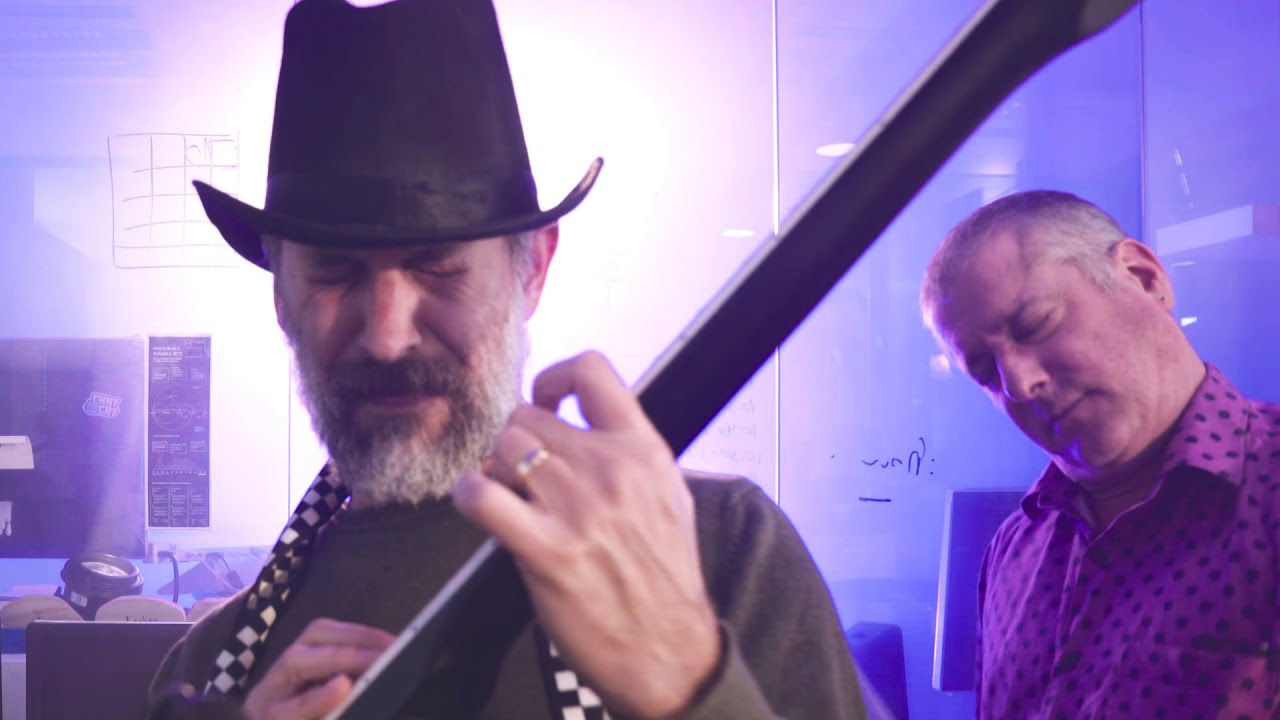 html5doctor's tweet card. Stylable - The Musical