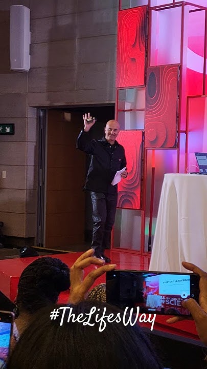 TheLifesWay's tweet card. Robin Sharma is in #Johannesburg #SuccessIsAScience #MomentumZA...