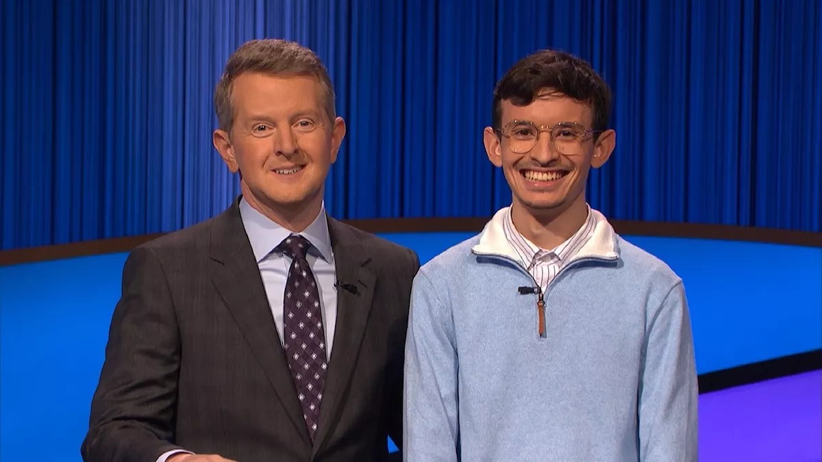 xiaochi_chao's tweet card. Alec Chao won his first game of Jeopardy!, earning more than $15,000 with the correct answer "James Bond." His wager? $305.