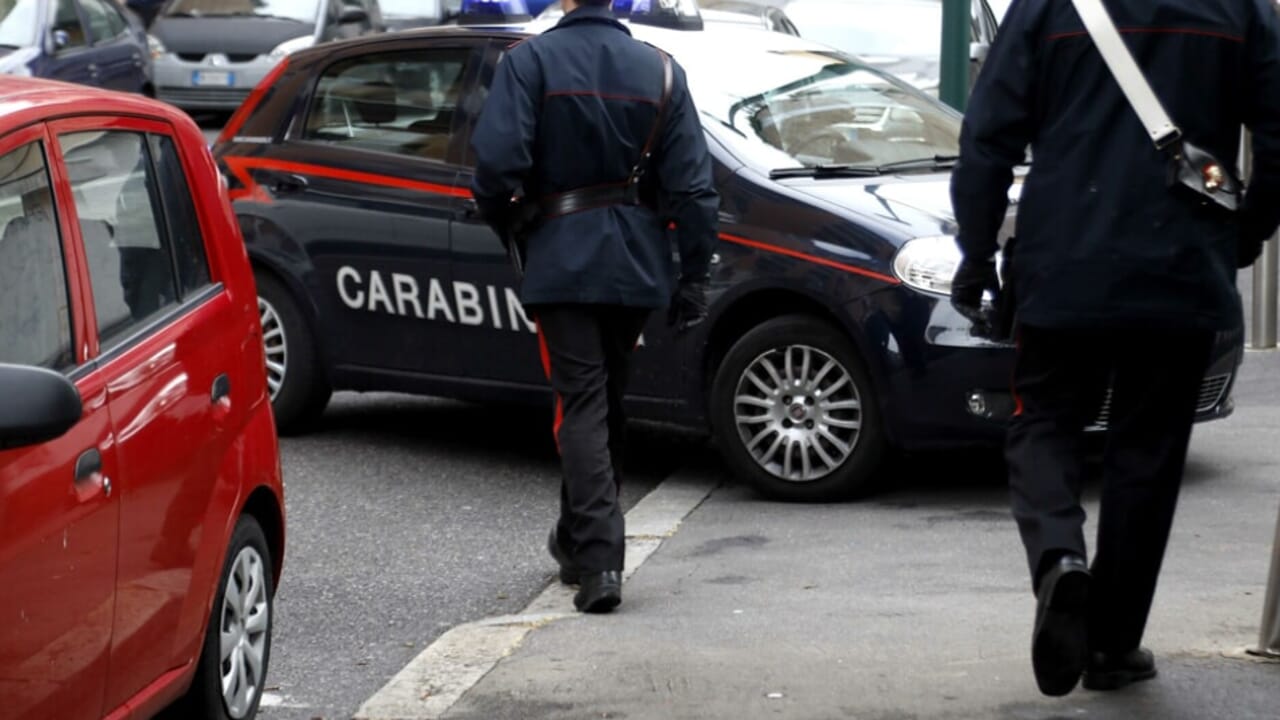 andreabox0's tweet card. I fatti a Napoli. I due in realtà si erano separati, ma lui non aveva mai accettato la fine della relazione. Ora è finito in manette