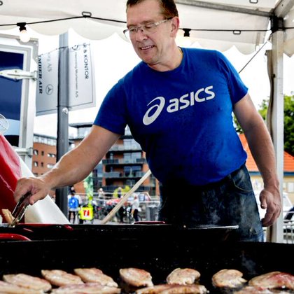 Tweet card summary image