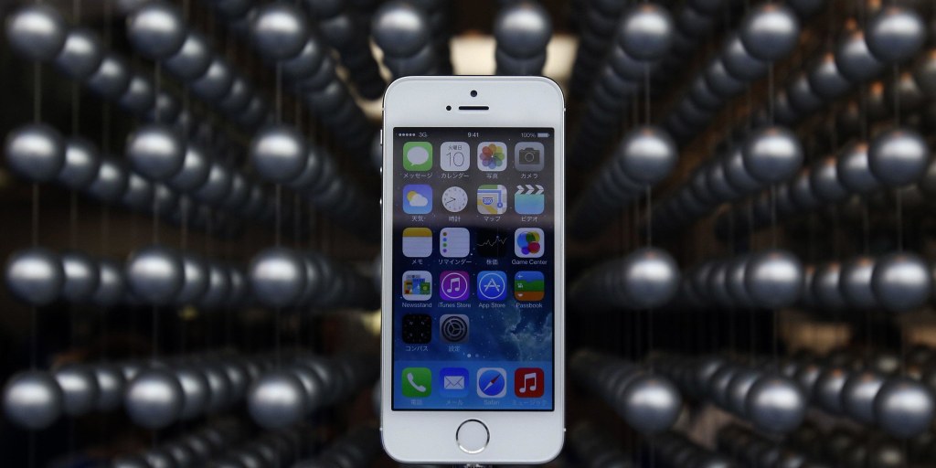 PCSupportNerds's tweet card. Some iPhone users are scratching their heads over an unusual Siri phenomenon that takes place when commanding the technological assistant to charge th