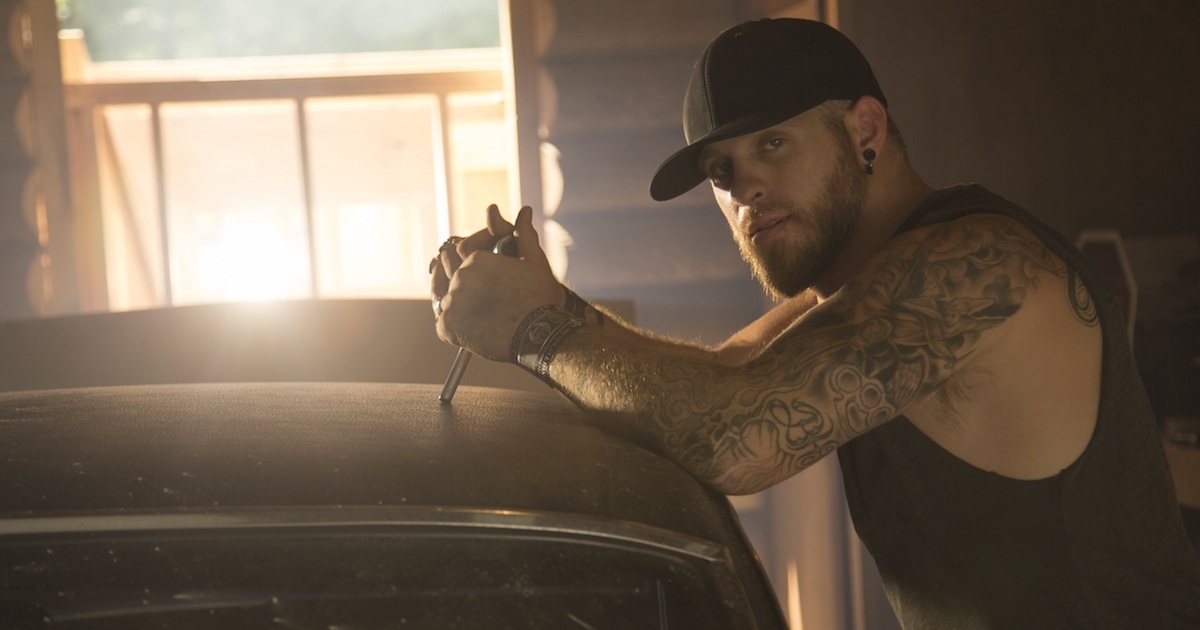 CommunitShare's tweet card. Millions of fans rewarded with tickets, experiences, and merchandise.