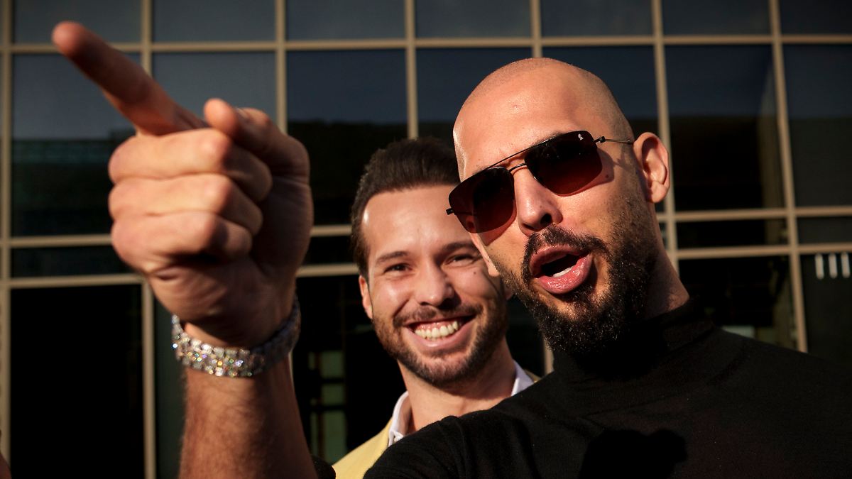 IKZDdotFun's tweet card. Trotz Verdachts auf Vergewaltigung und Menschenhandel lässt Rumänien die Tate-Brüder ausreisen. Beide sind nun in den USA gelandet. Möglich wäre, dass Donald Trump beide schützt. Der Generalstaatsa...