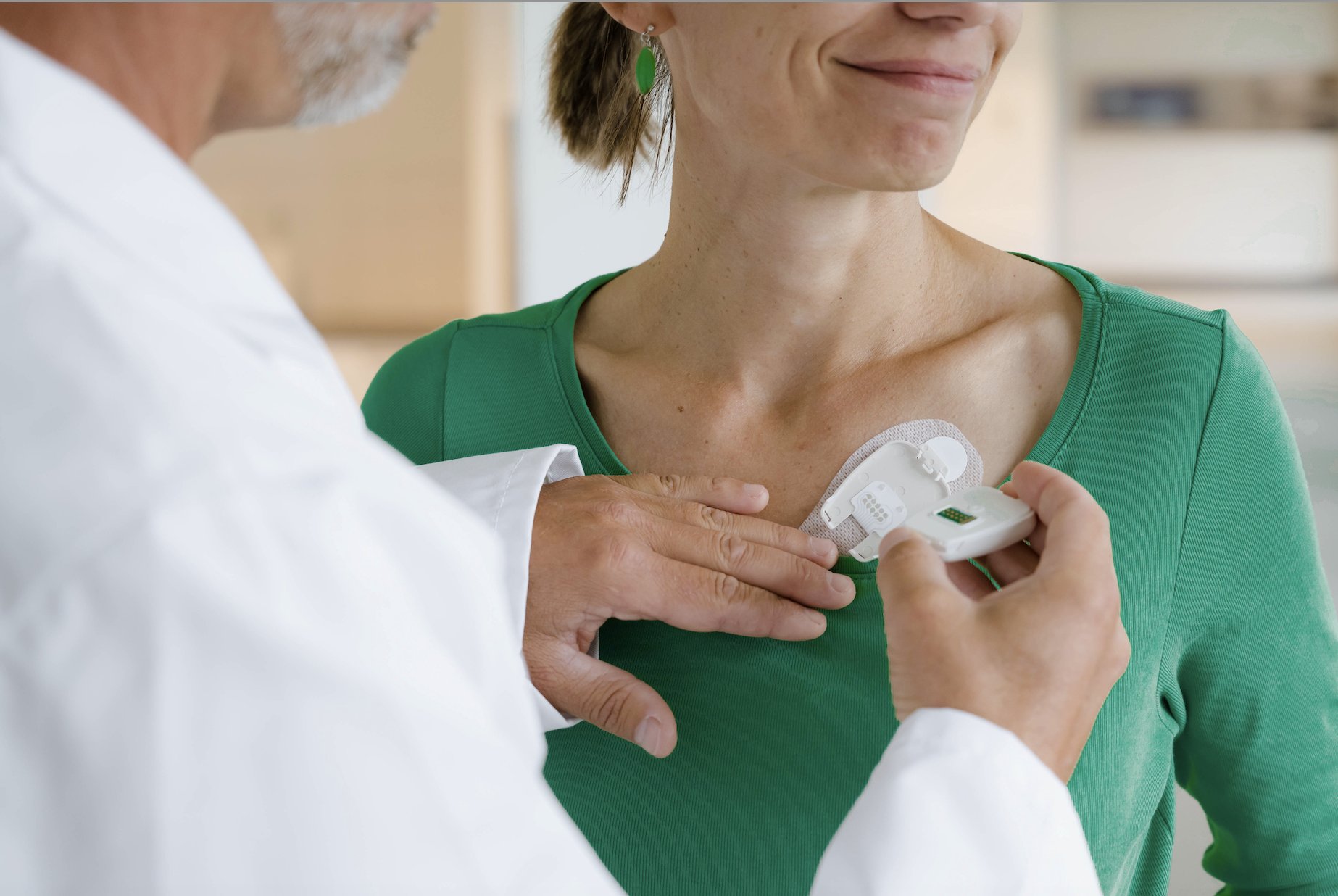 WearableTech's tweet card. Wearable tech enables non-invasive, continuous health monitoring, transforming patient care.