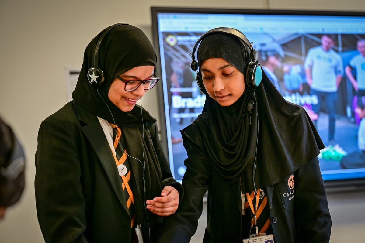 LeedsNews's tweet card. Digital arts pilot empowers over 1,800 Bradford students through innovative school programme