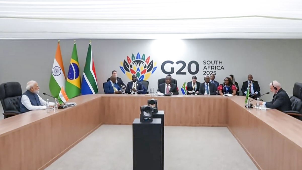 dharmendramedia's tweet card. प्रधानमंत्री नरेंद्र मोदी ने पहली बार यूएनएससी में सदस्यता विस्तार नहीं होने पर सबसे तीखा हमला बोला है। पीएम मोदी ने कहा कि यूएनएससी में सुधार अब विकल्प की जगह, अनिवार्यता बन गया है।