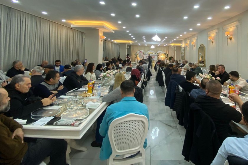 evrenselgzt's tweet card. Gebze, Darıca ve Çayırova’dan Evrensel Gazetesi okurları, düzenlenen dayanışma gecesinde bir araya geldi. Etkinlikte, 32 gündür grevde olan Smart Solar işçileri de yer aldı.