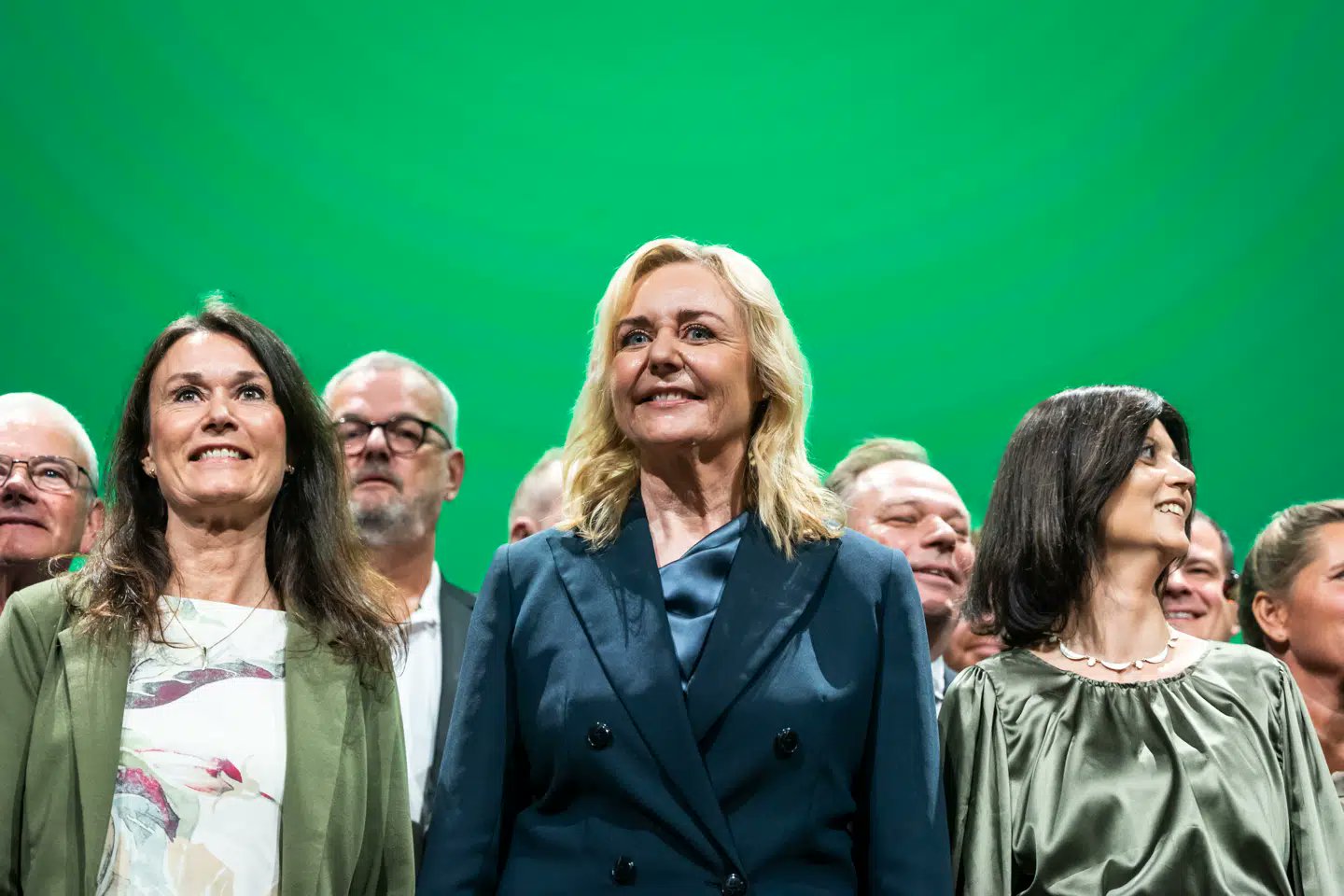 EmilLundJensenn's tweet card. Skat, penge, arbejde og førtidspension fyldte alt i Mona Juuls tale om den virkelige verden. På De Konservatives landsråd formulerede formanden den grundsætning, som skal genrejse det gamle magtparti.