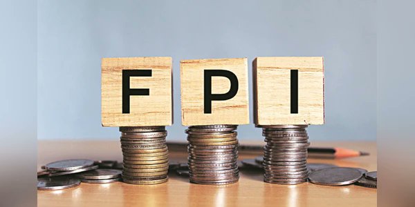 bsindia's tweet card. Economists forecast India's current account deficit (CAD) will exceed 1% in FY26, citing capital outflows, U.S. tariffs, and a widening trade deficit, despite strong services exports and remittances