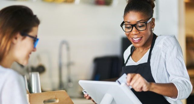 Netchex's tweet card. Use integrated POS and payroll software for verified timekeeping and accurate wages. Calculate commissions and tipped income by combining HR systems.